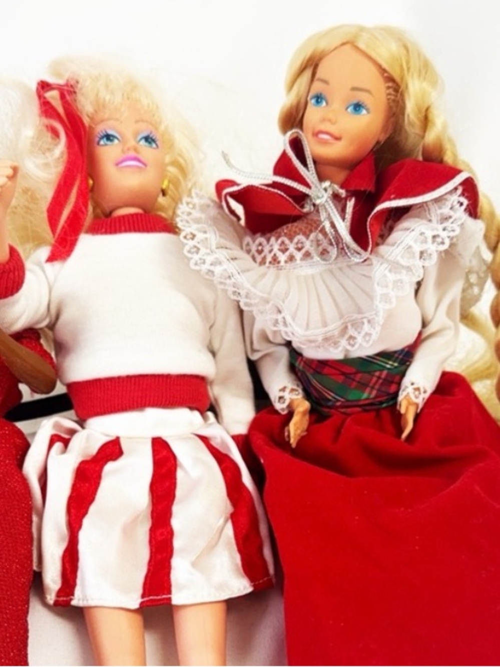Vintage BARBIES Set Of 2 from the 80’s/90’s